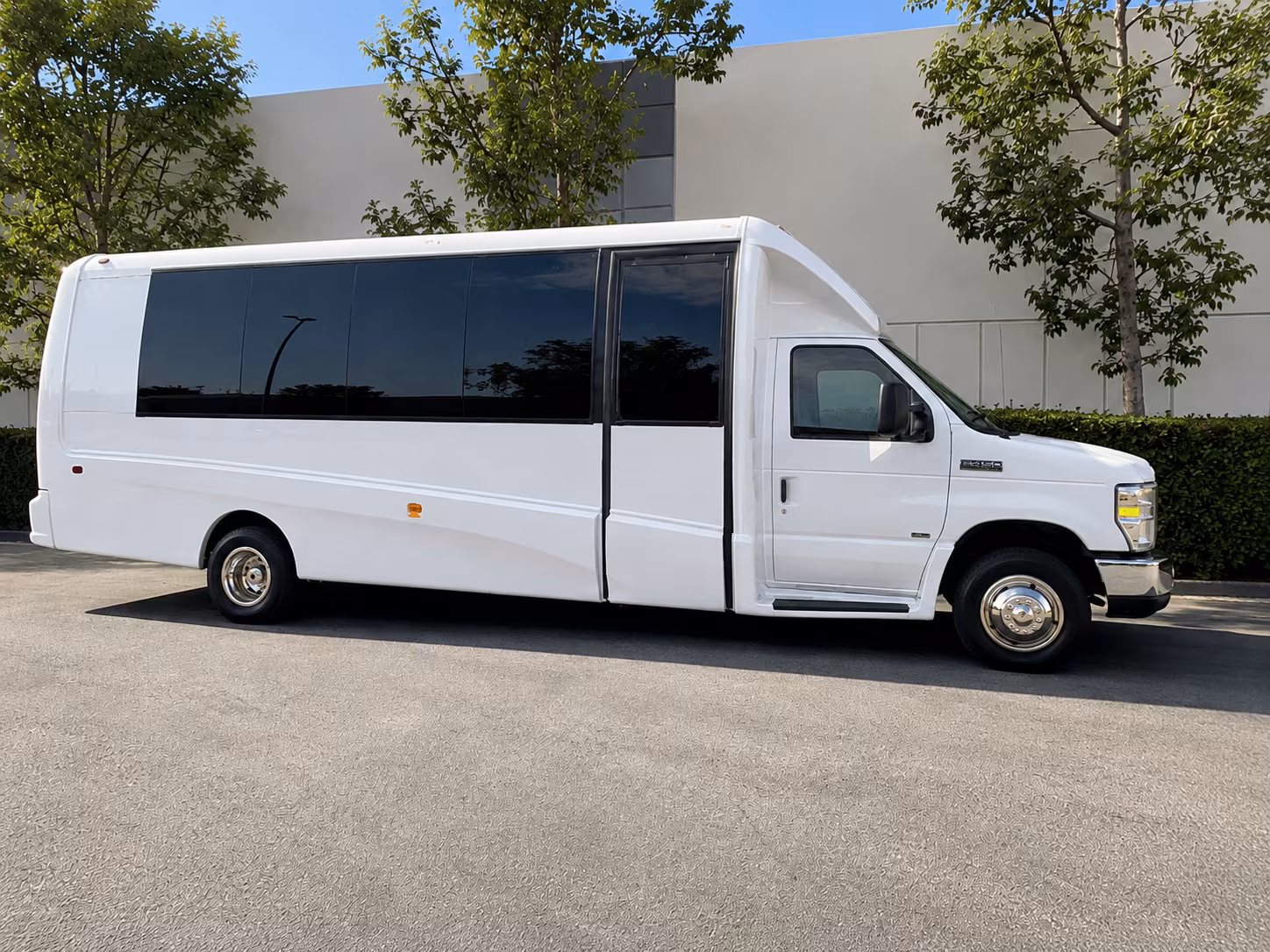 bus rentals for corporate retreats in the sierra nevada foothills