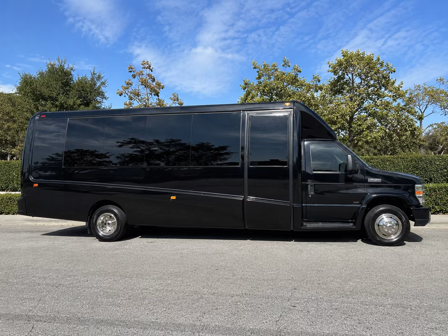 charter buses to golden 1 center shows from folsom