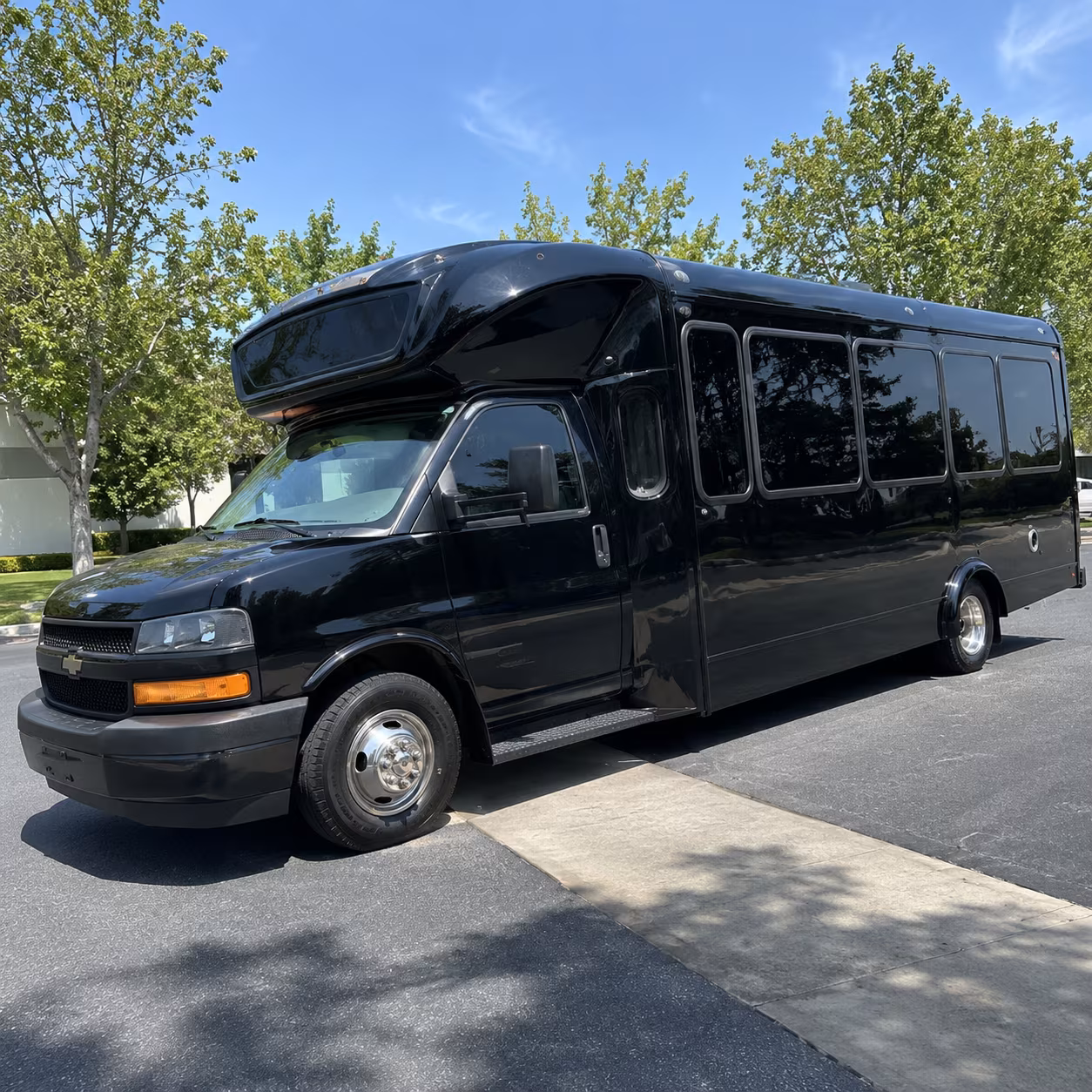 folsom 15 passenger party bus