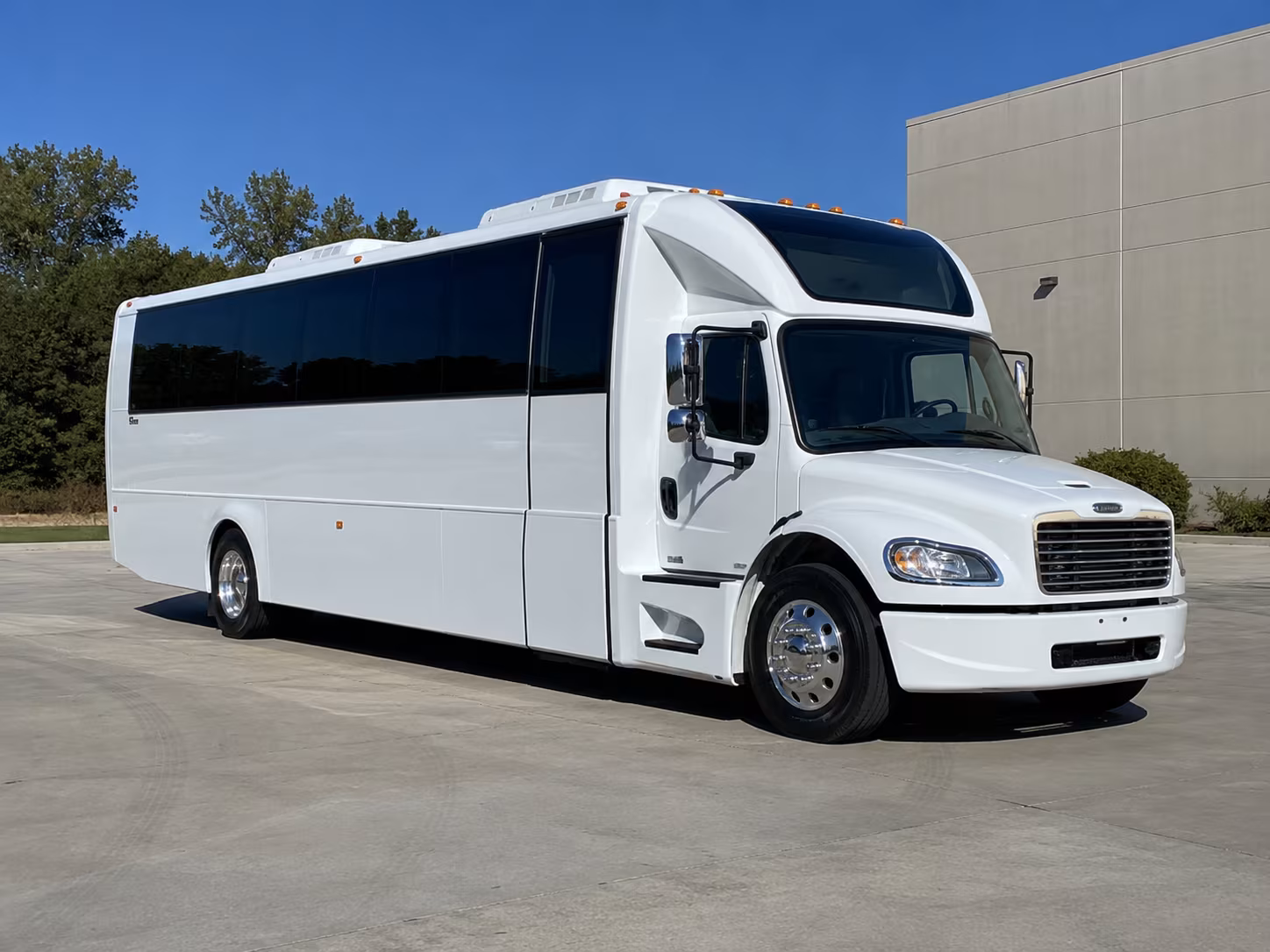 folsom 28 passenger party bus